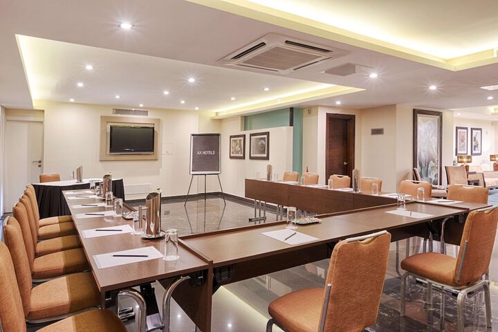 Business Center 141 of 144