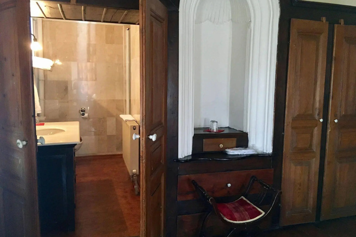 Room 3 of 13