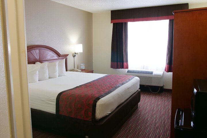 1 King Bed Accessible (3 of 18)
