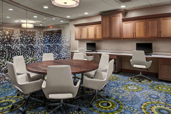 Business Center 64 of 66