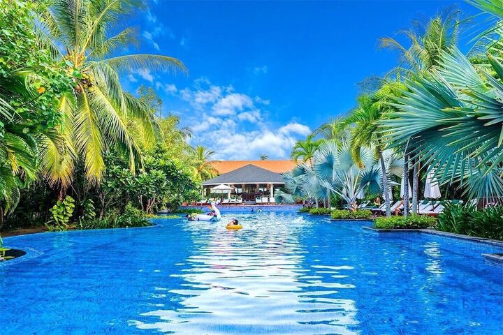 Pool 100 of 125