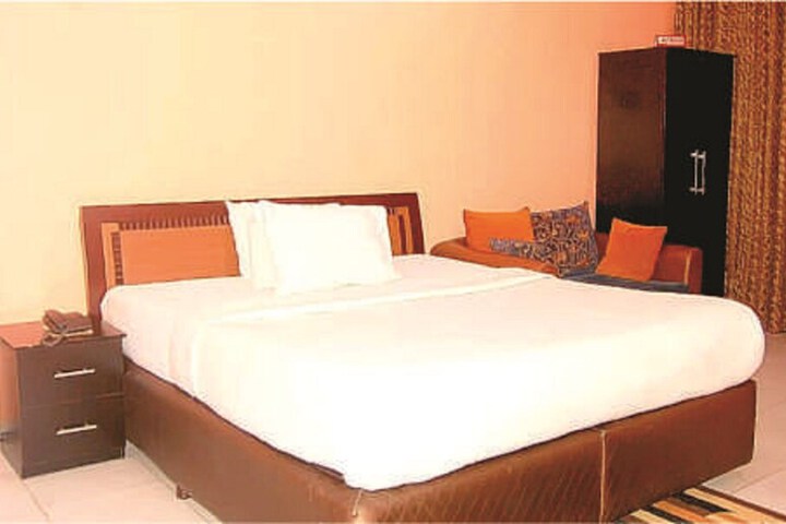 Room 2 of 11