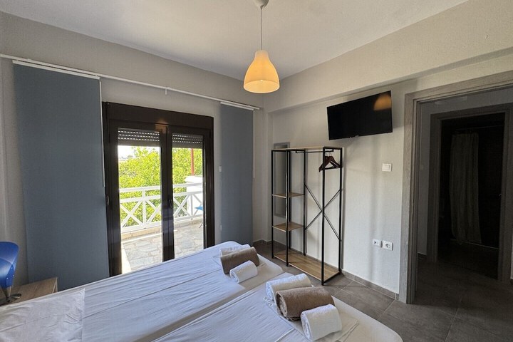 Room 34 of 171