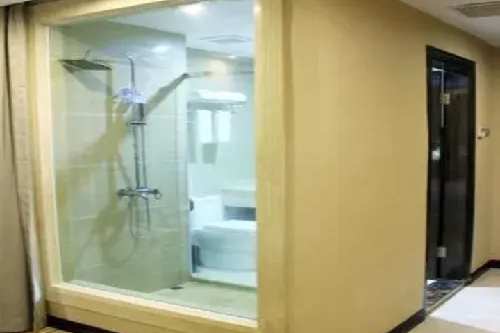 Room 8 of 13