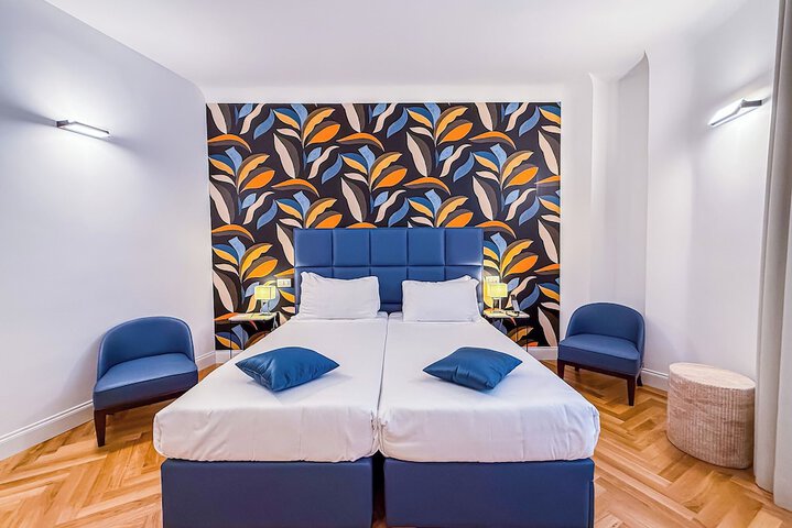 Room 52 of 238