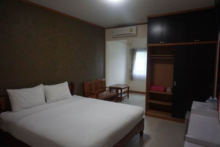 Room 6 of 22