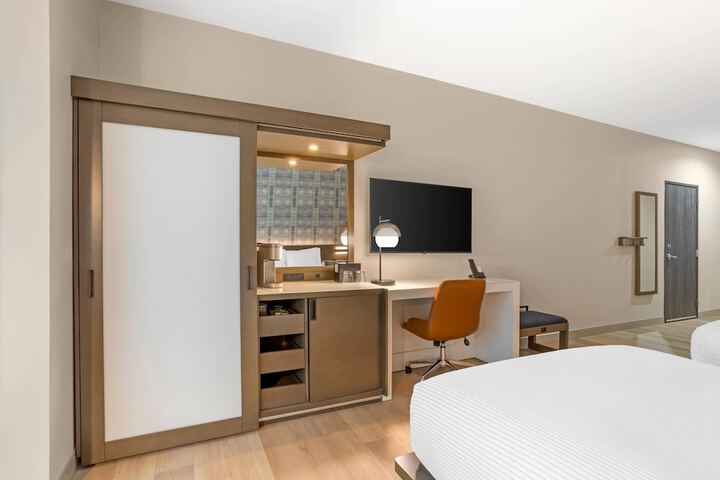 Room 13 of 50
