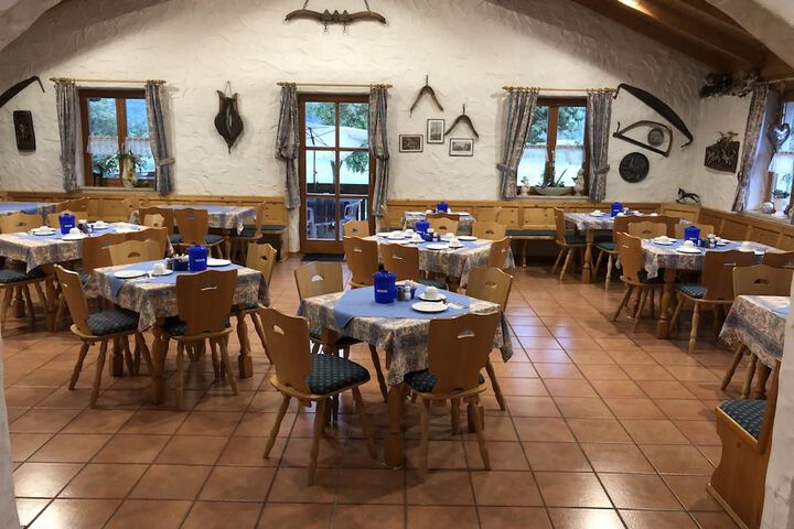 Dining 42 of 72