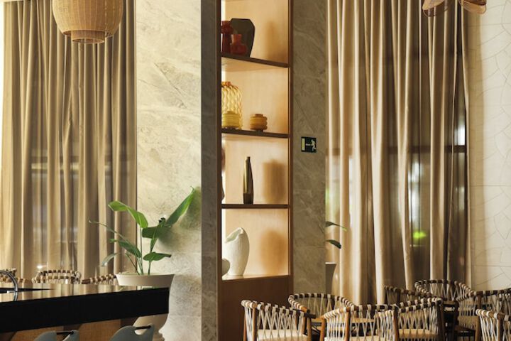 Lounge 187 of 223