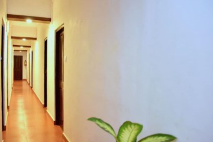 Ballroom/Hall 37 of 44