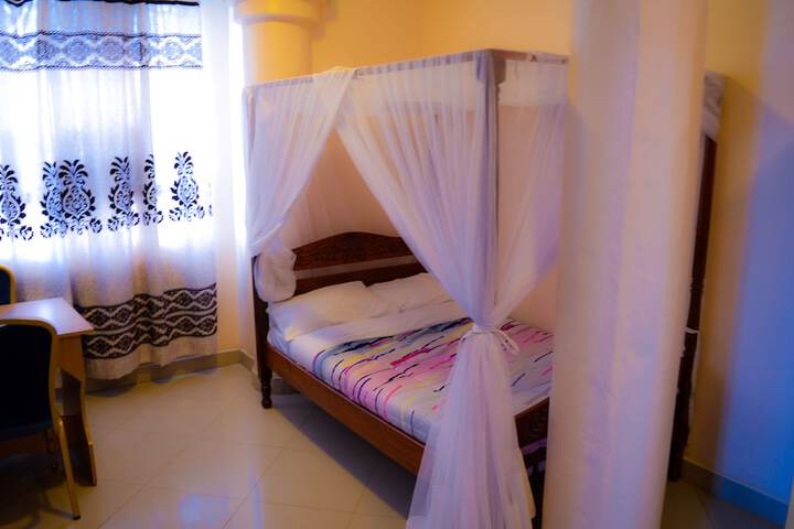 Room 5 of 43
