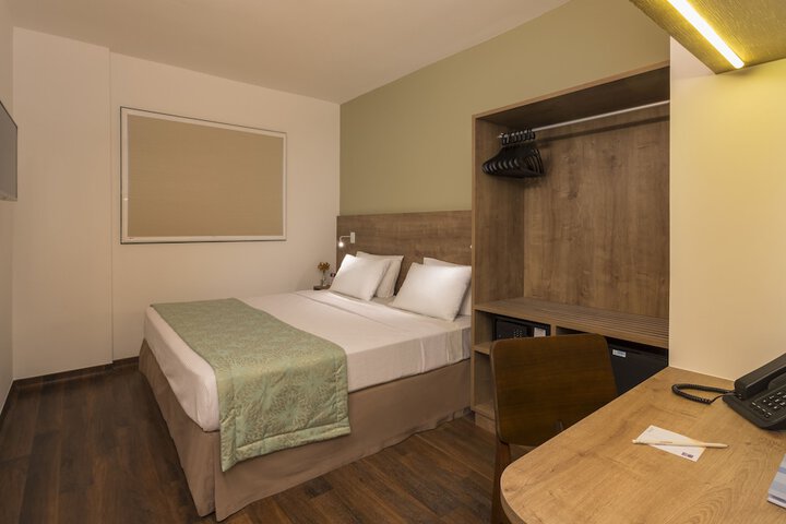 Room 14 of 60
