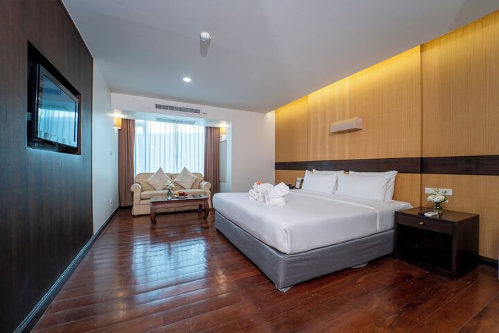Room 8 of 130