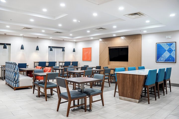 Breakfast/Coffee Service 38 of 45