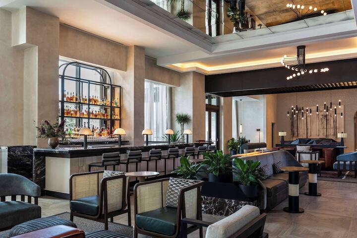 Entrance & Lobby