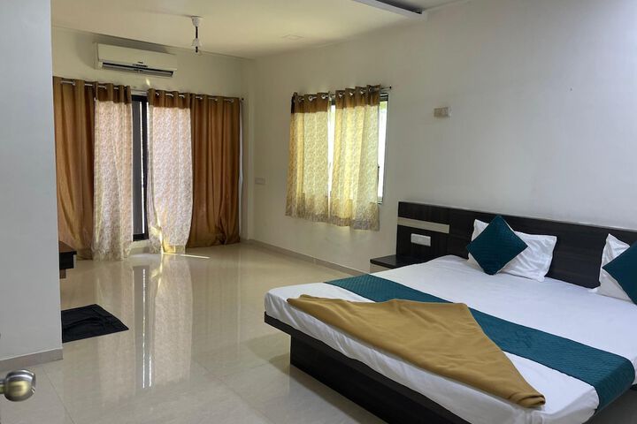 Room 2 of 12