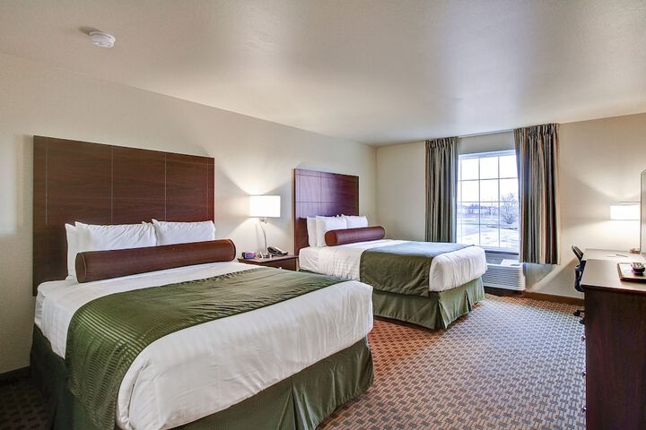 2 Queen Guest Room (2 of 19)