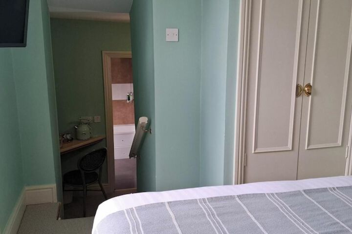 Room 34 of 70