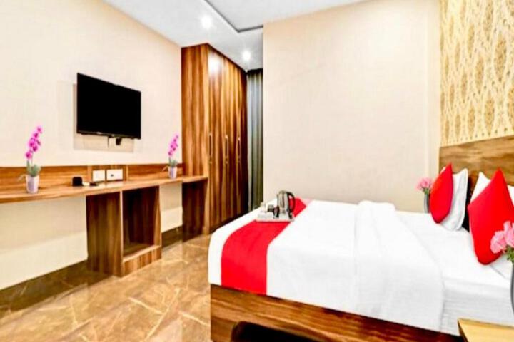 Hotel Airport JMD Divine