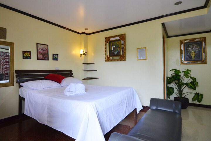 Room 7 of 63