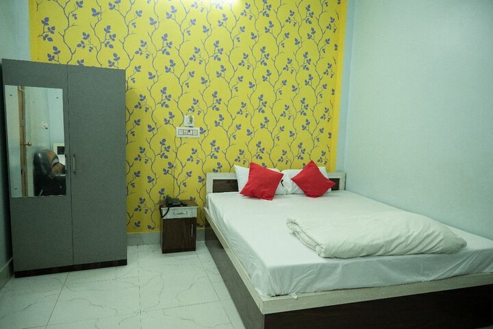 Room 5 of 17