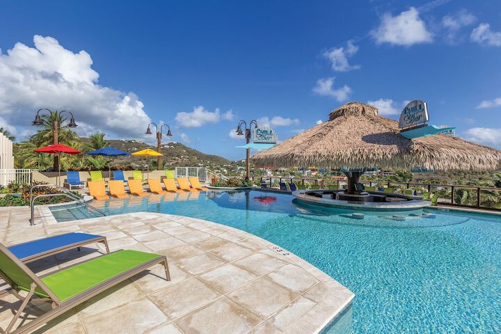 Hotel Pool