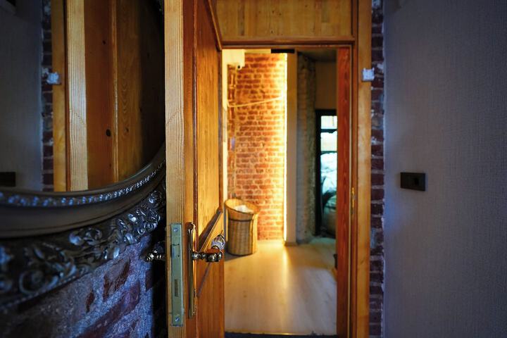 Room 4 of 15