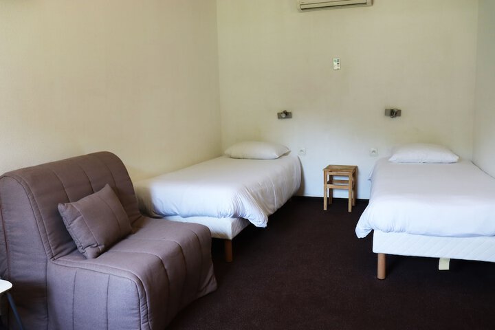 Room 6 of 45