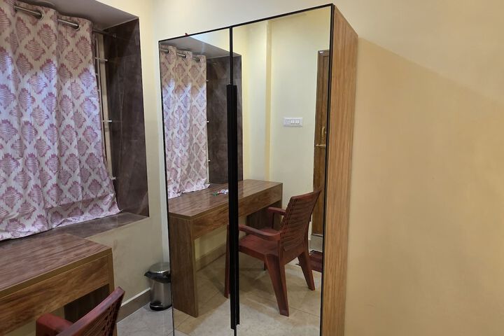 Room 6 of 23