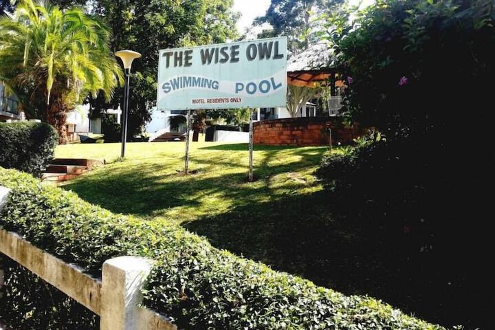 Wise Owl Motel