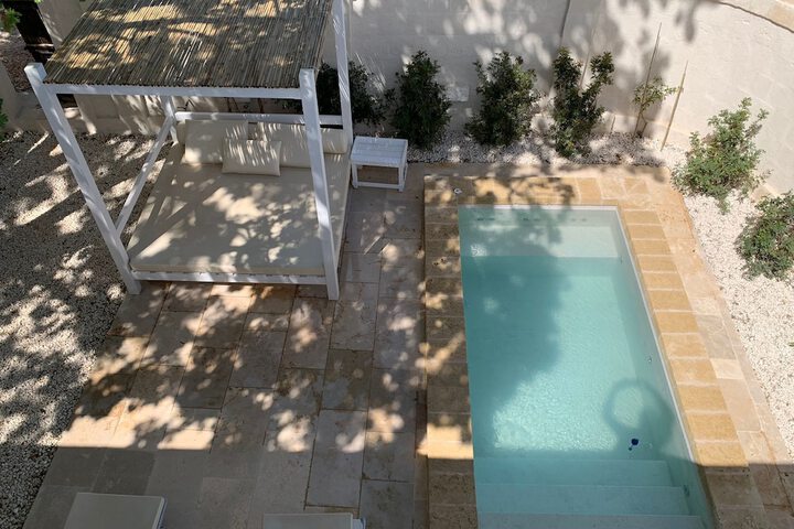 Hotel Pool