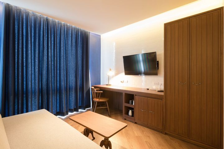 Room 65 of 103