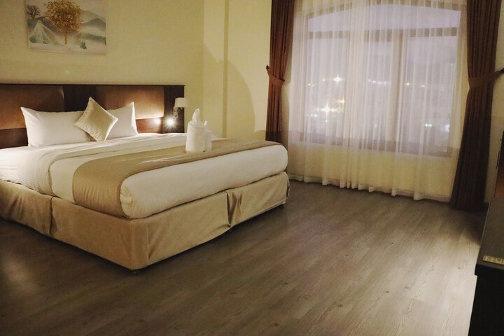 Room 11 of 39