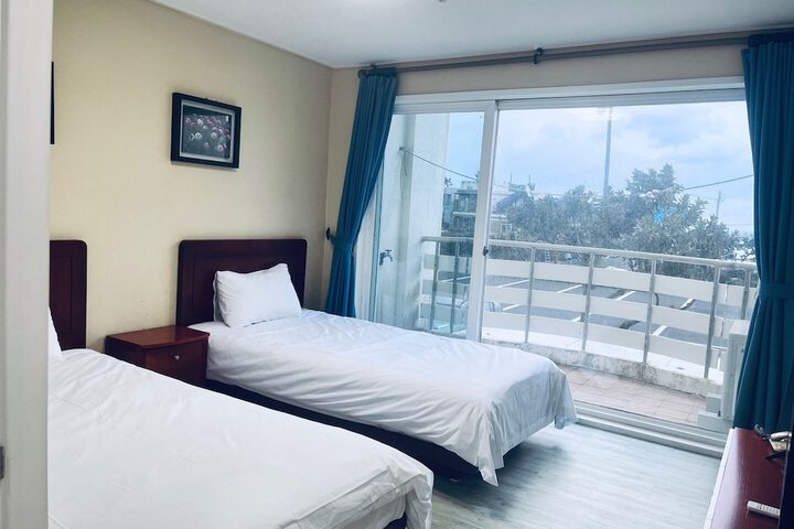 Room 19 of 73