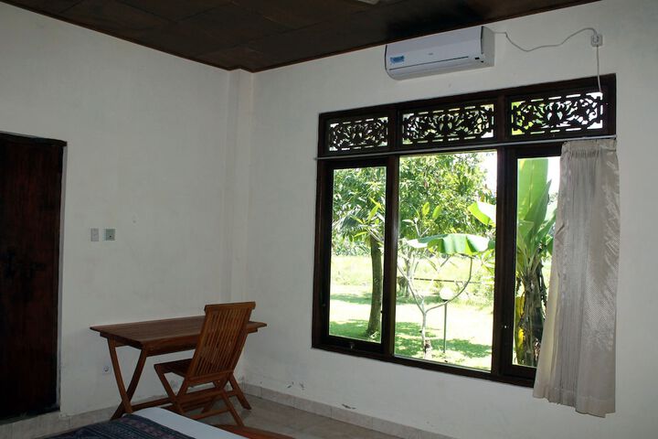 Room 8 of 65