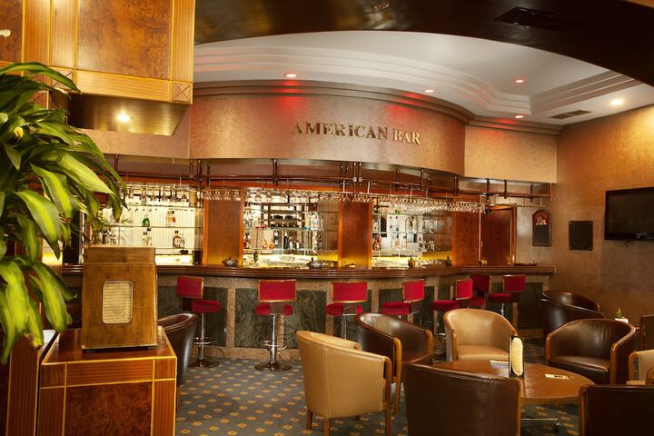 Entrance & Lobby