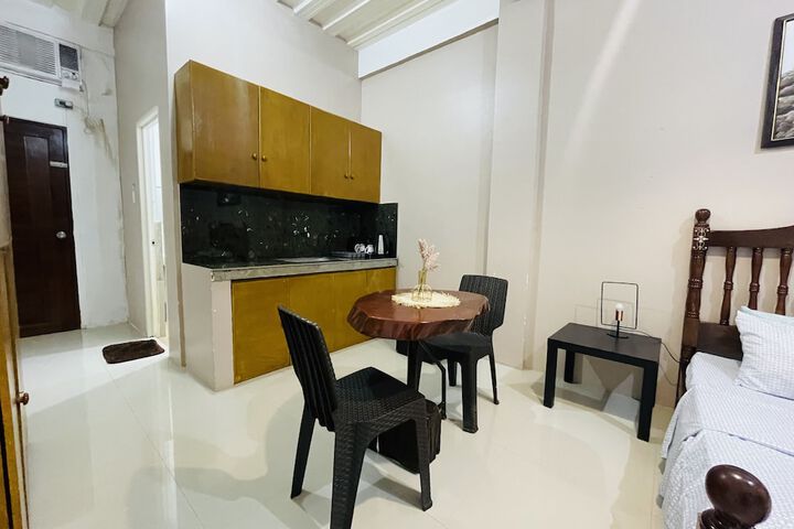 Room 5 of 12