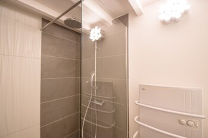 Room 3 of 16