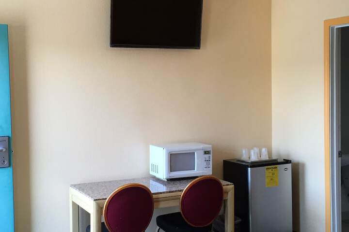 Room 12 of 16