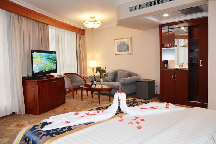 Room 37 of 121