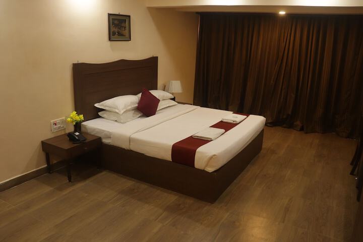 Room 3 of 35