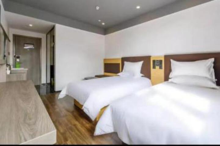 Hi Inn Shanghai National Exhibition and Convention Center Jizhai Road
