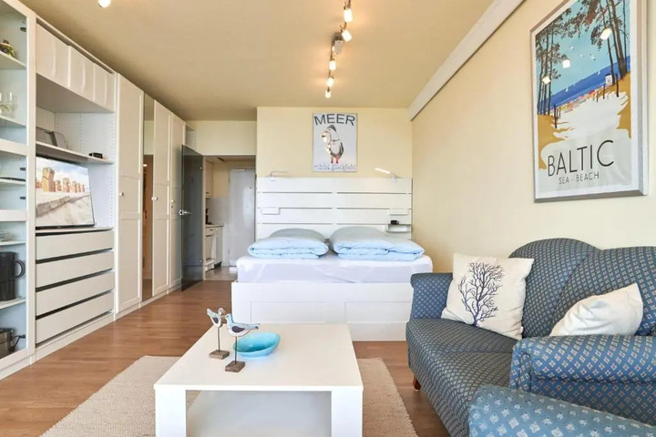 Room 2 of 9