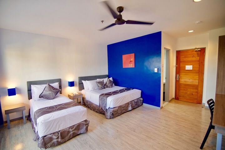 Room 17 of 34