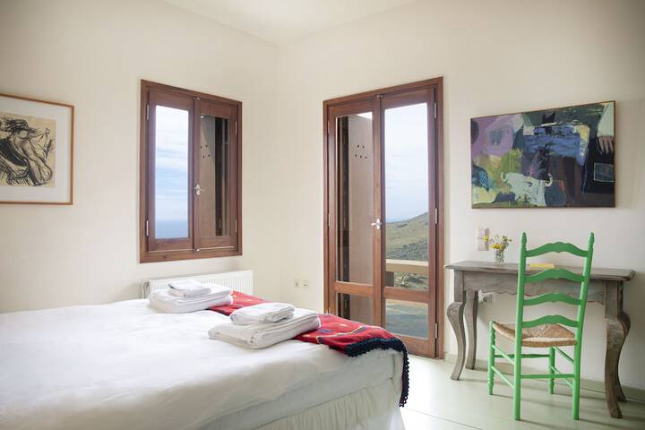 Room 13 of 40