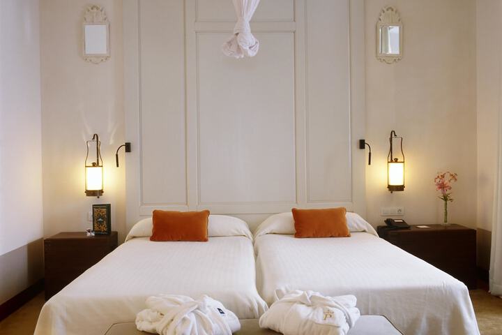 Room 6 of 56