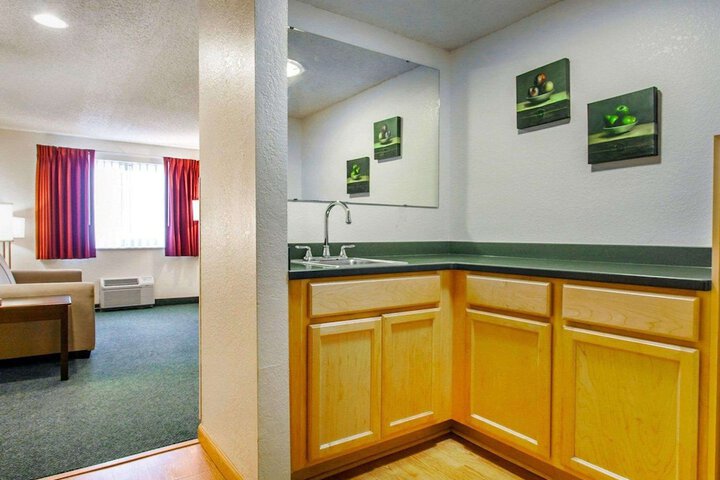 Room 15 of 37
