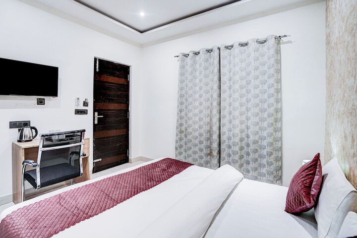 Room 3 of 11