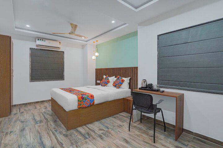 Room 18 of 28