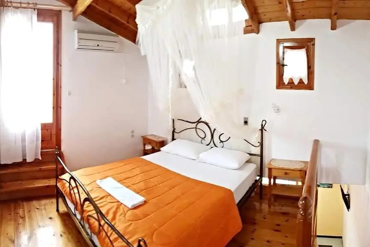 Room 3 of 21